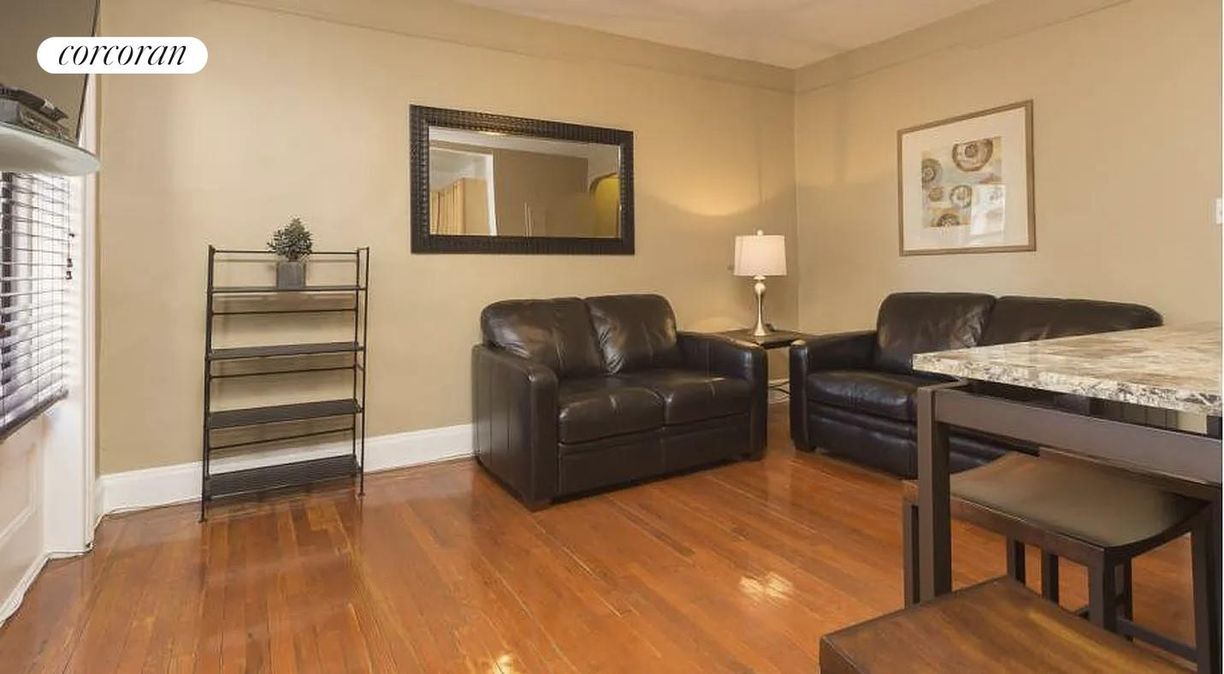 Foto principal - 353 E 52nd St