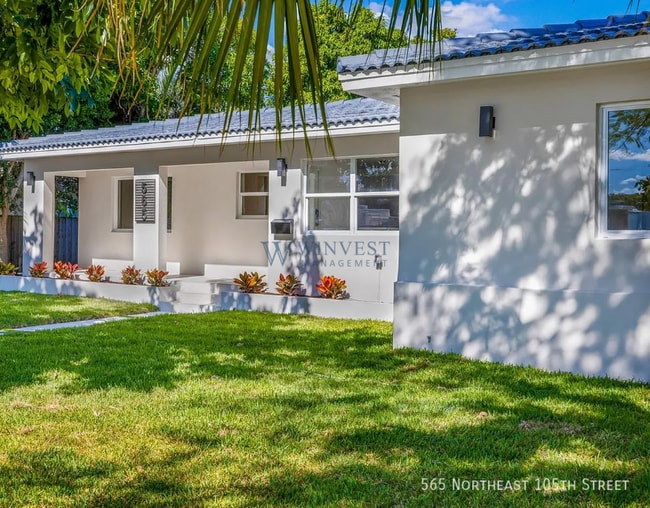 Photo - 565 NE 105th St House