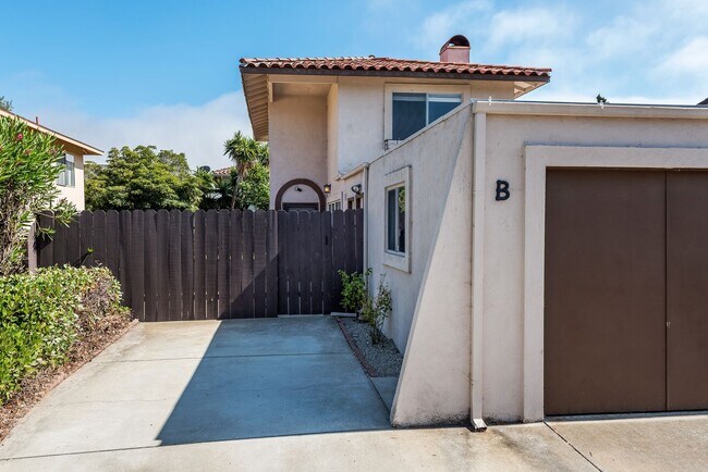 Building Photo - 7373 Elmhurst Pl