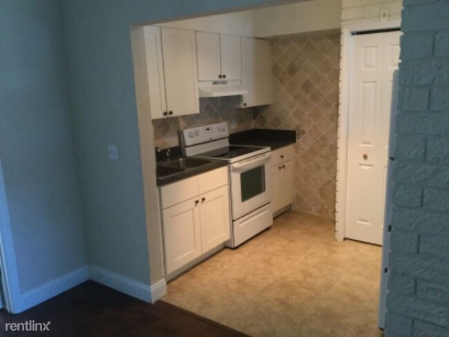 Building Photo - 4 br, 2 bath House - 11439 119 Terrace North