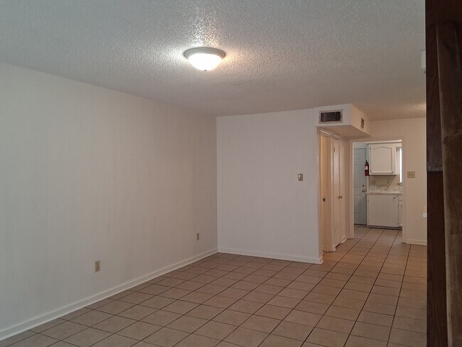 Foto del edificio - 118 Oak Ridge Ave