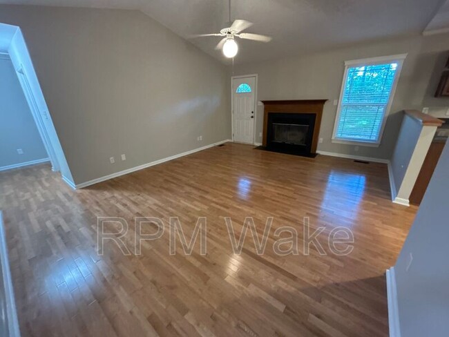 Building Photo - 4200 Willowdale Ct