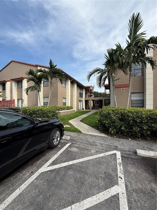 Building Photo - 3275 Coral Ridge Dr