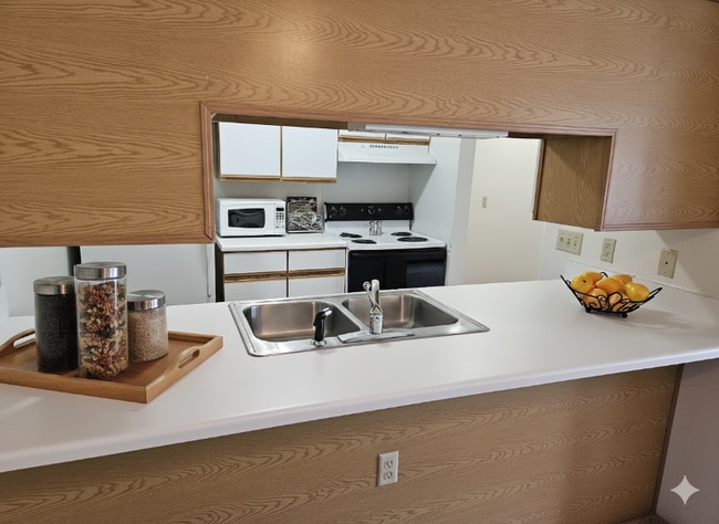 Foto del edificio - 100 Raleigh Ct