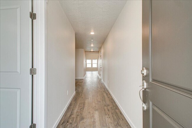 Foto del edificio - Beautiful 5 Bedroom Home in Nampa, Great Location!