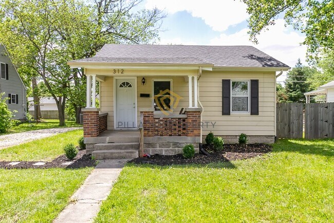 Foto del edificio - 2-Bedroom Plainfield Home with Fenced Yard & Storage Shed Available NOW!