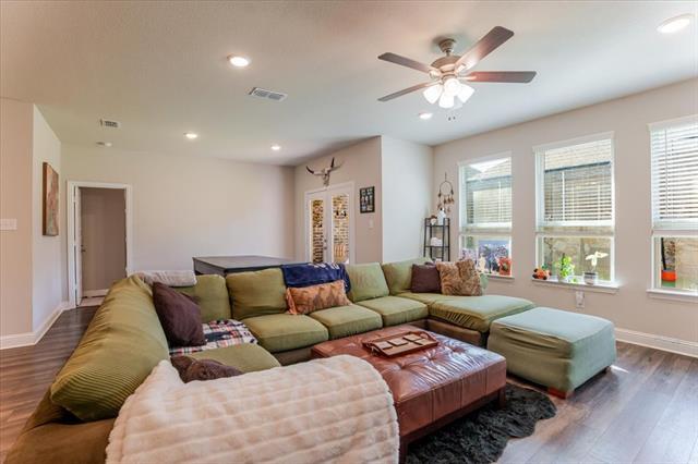 Foto del edificio - 8225 Manx Pt