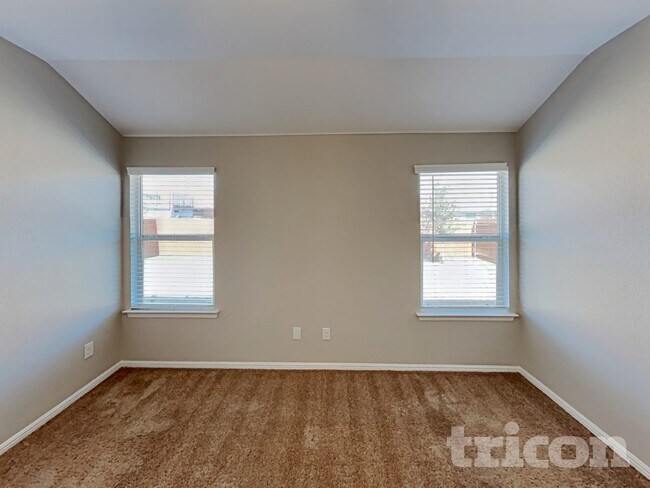 Building Photo - 805 Walls Blvd