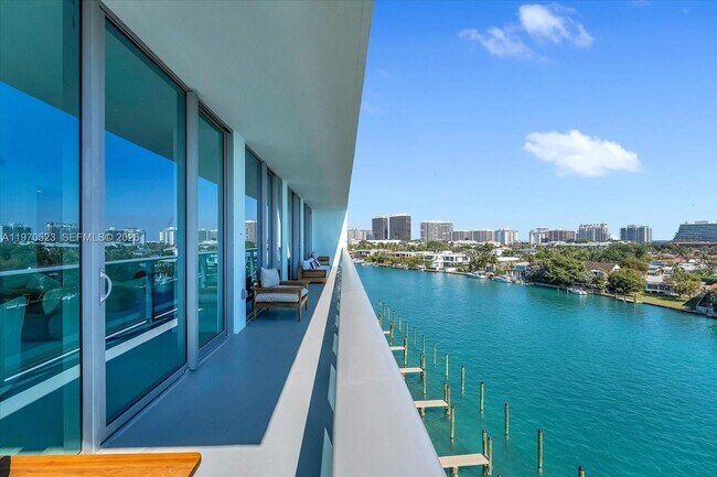 Foto del edificio - 9201 E Bay Harbor Dr