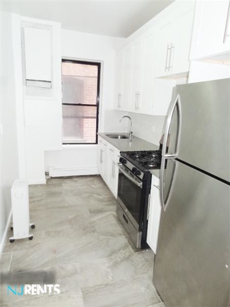 Foto del edificio - 196 Clinton Ave