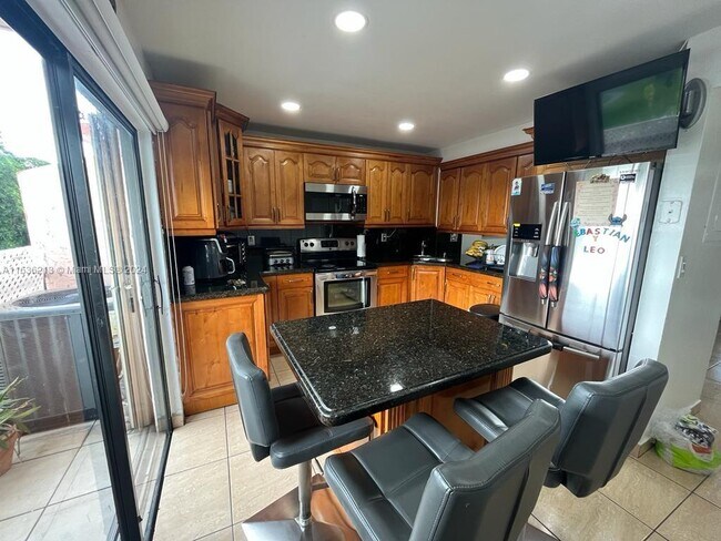 Foto del edificio - 2178 W 60th St