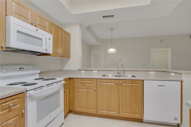 Foto del edificio - 9025 Colby Dr