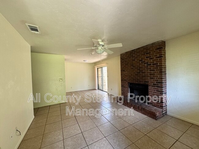 Building Photo - 4417 SW 71st Terrace