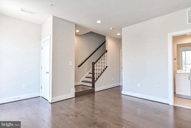 Building Photo - 4808 Garden View Ln