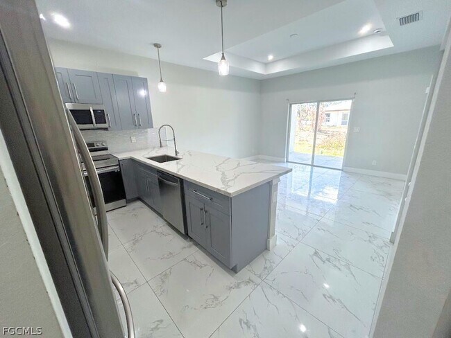 Foto del edificio - 398 Pennfield Ave