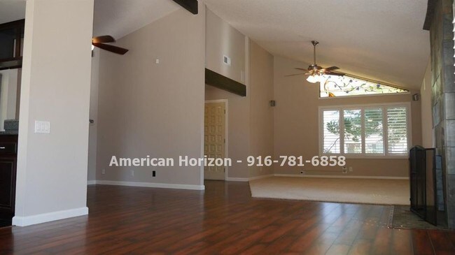 Building Photo - 9398 Blue Oak Dr
