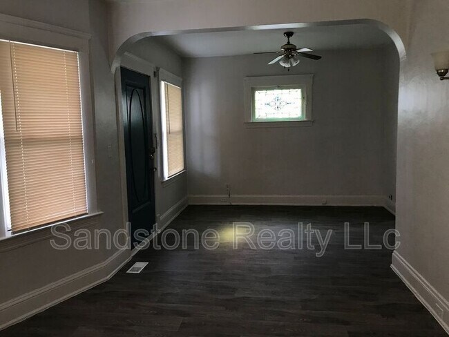Foto del edificio - 3831 Carlyle Ave
