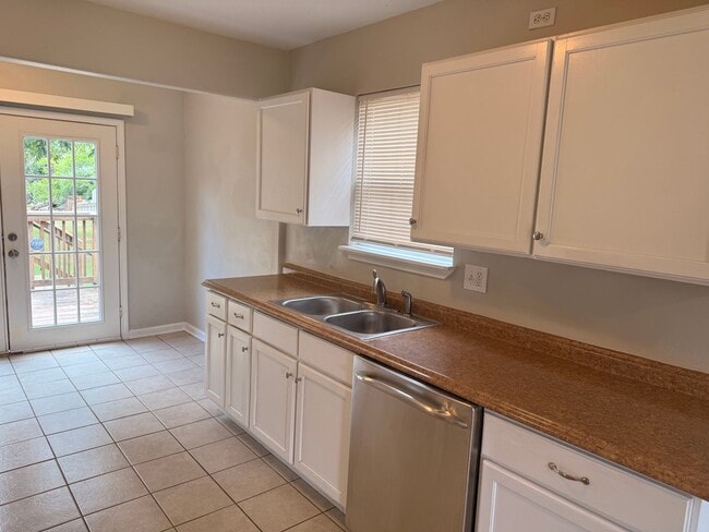 Building Photo - Charming 2-Bedroom Home in the Bethany School District