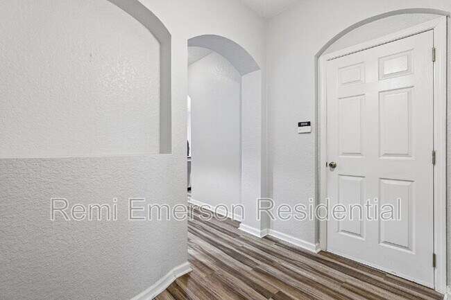 Building Photo - 14261 Turning Leaf Dr