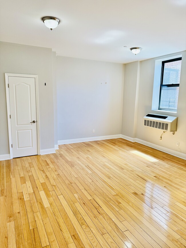Building Photo - 45 S Broadway