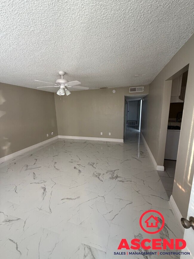 Foto del edificio - 3 Bedroom Home in East Bakersfield