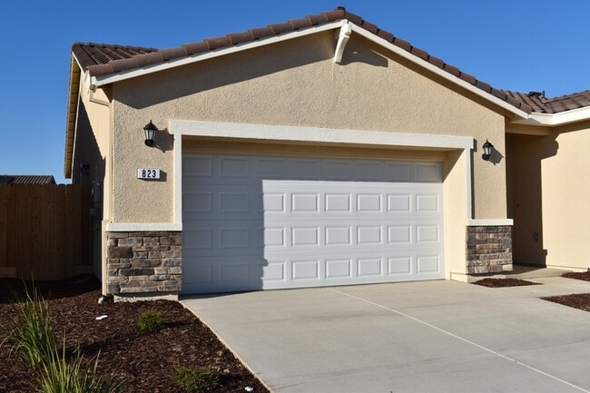 Building Photo - 823 Benina Ct