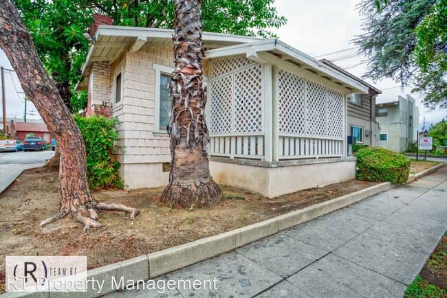 Building Photo - 2 br, 1 bath House - 17 Eloise St