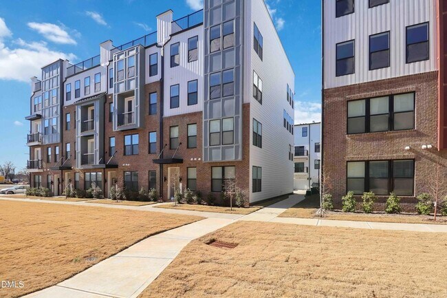 Building Photo - 1247 Shaw View Aly