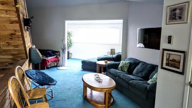 Foto del edificio - 562 Winterbrook Rd