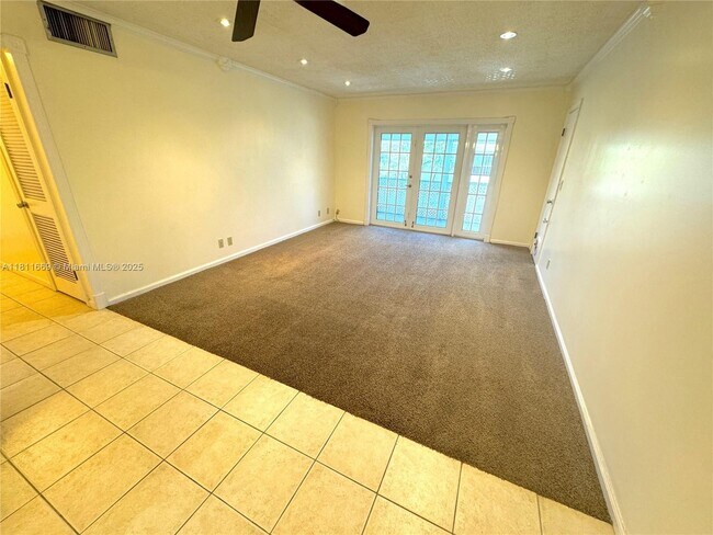 Foto del edificio - 6245 Bay Club Dr