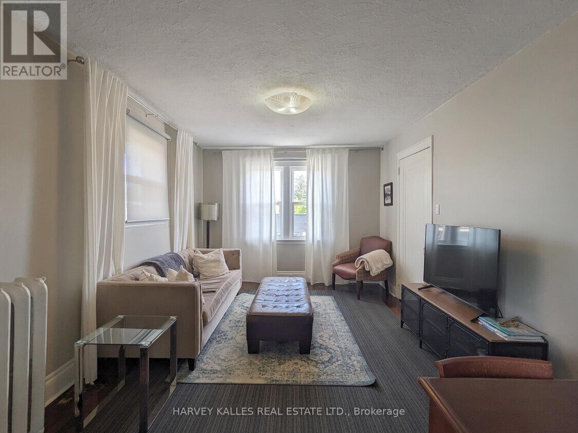 Photo principale - 1-1 Brookdale Ave