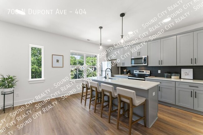 Building Photo - 700 N Dupont Ave
