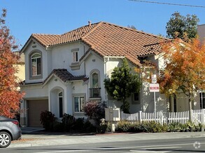Building Photo - 3033 Homestead Rd
