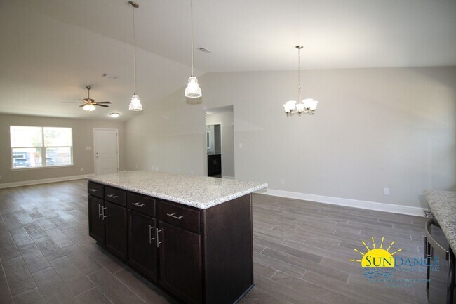 Building Photo - Stunning 3 Bedroom Home in Gulf Breeze