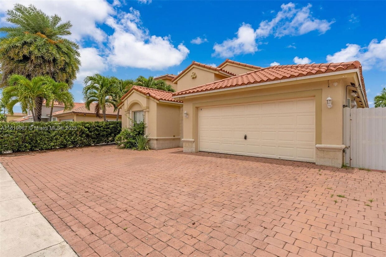 Primary Photo - 23935 SW 108th Pl