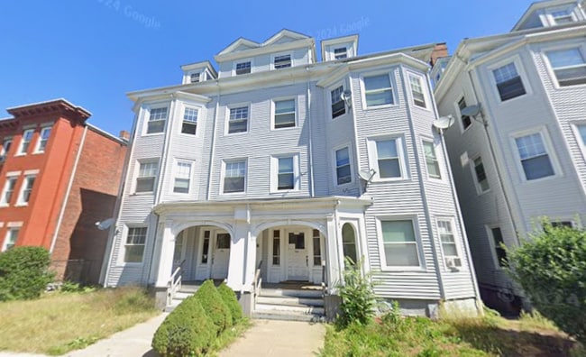 Building Photo - 96 Winthrop St