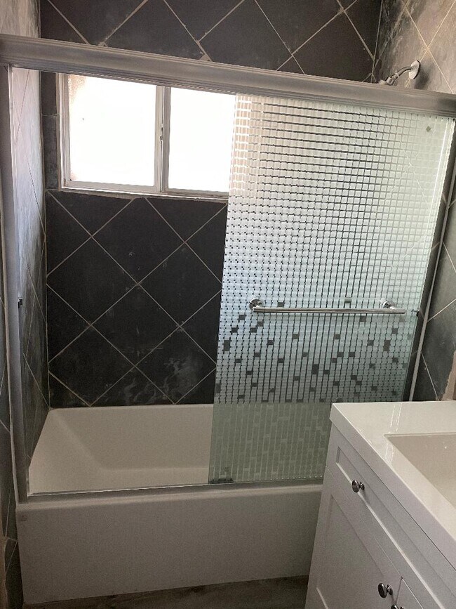 Bathroom - 432 Union Dr
