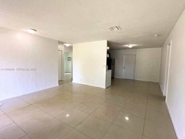 Foto del edificio - 623 NW 3rd Ave