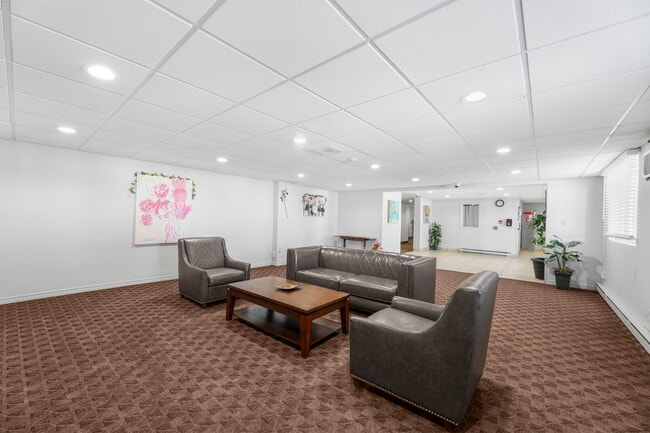 Building Photo - Chatham Tower Apartments