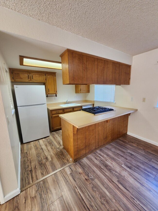 Foto del edificio - 2 Bed, 1 Bath Single Level Grover Beach Condo- Small Pets Considered