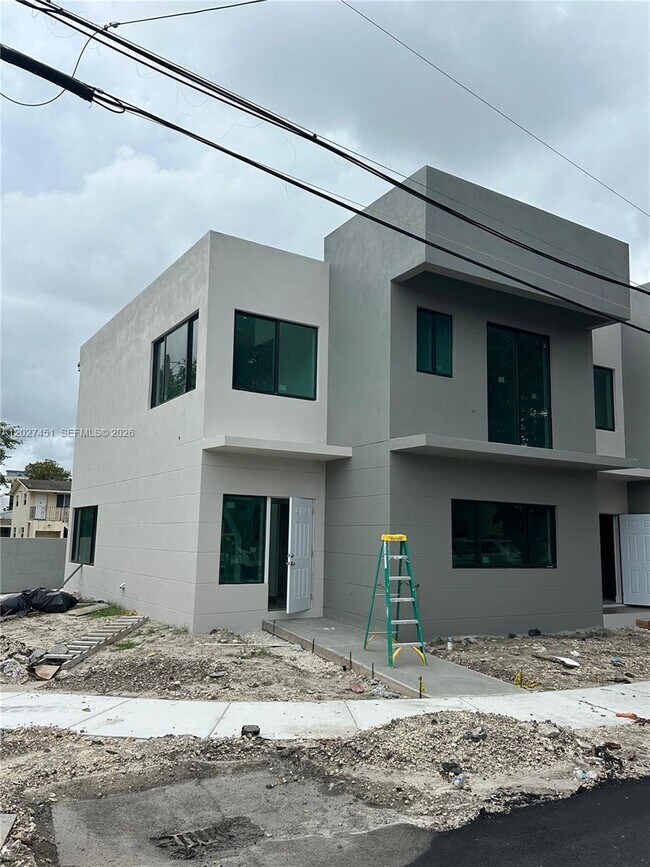 Foto del edificio - 6480 NE 1st Ave