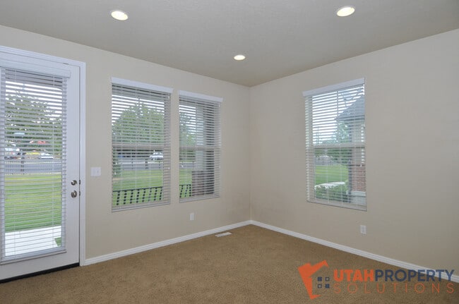 Foto del edificio - 3174 Bald Mountain Dr
