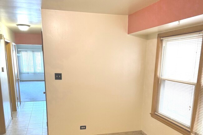 Foto del edificio - 7121 W Foster Pl