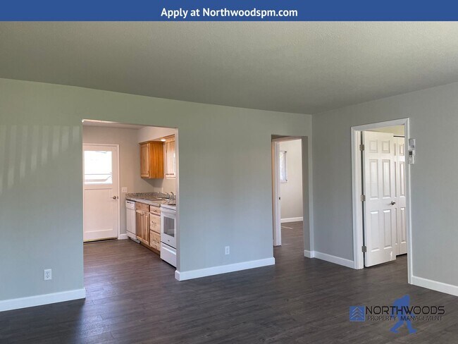Building Photo - Very Nice-Recently Remodeled 2 Bedroom 1 B...