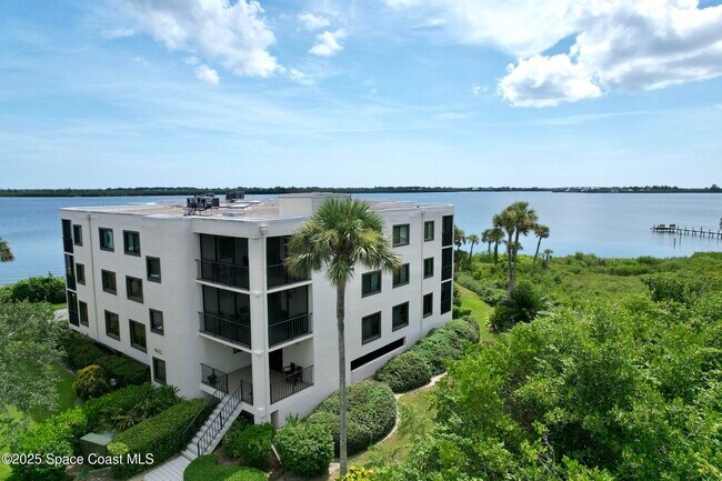 Foto del edificio - 9612 Riverside Dr