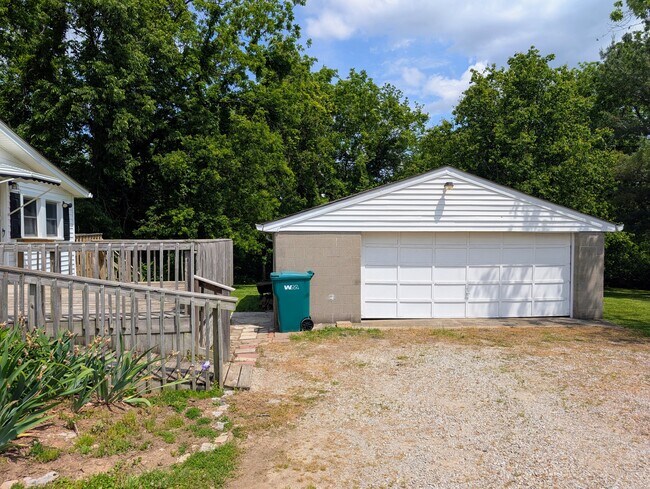Building Photo - 6109 Billtown Rd