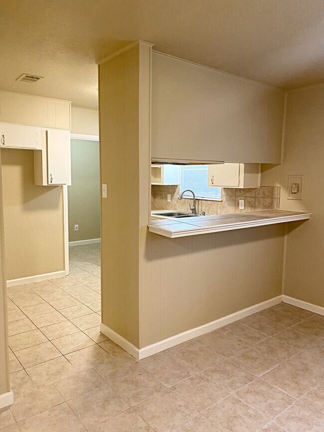 Building Photo - 9320 Shepherd Dr