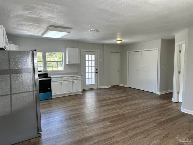 Building Photo - 1412 N 49th Ave