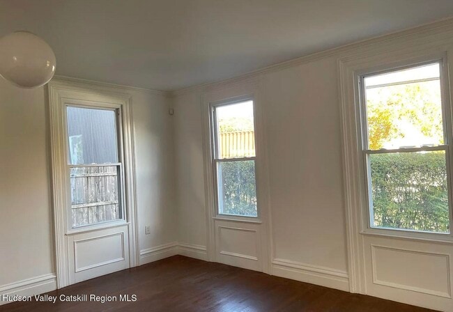 Building Photo - 967 Columbia St