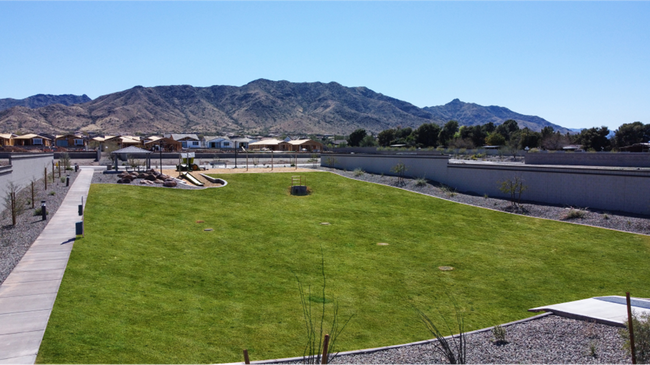Foto del edificio - 4 bedroom, 3 bathroom home located in the ...